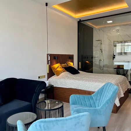 Golden At Erzsebet Bridge Appartement *