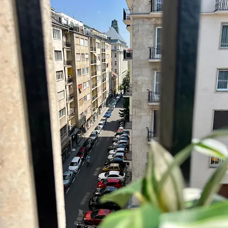 Golden At Erzsebet Bridge * Будапешт