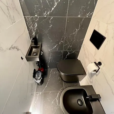 Golden At Erzsebet Bridge Апартаменты