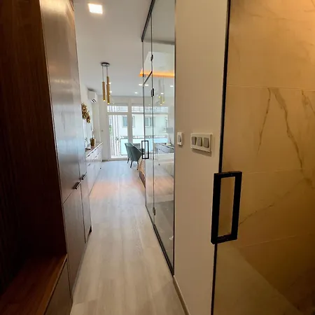 Апартаменты Golden At Erzsebet Bridge